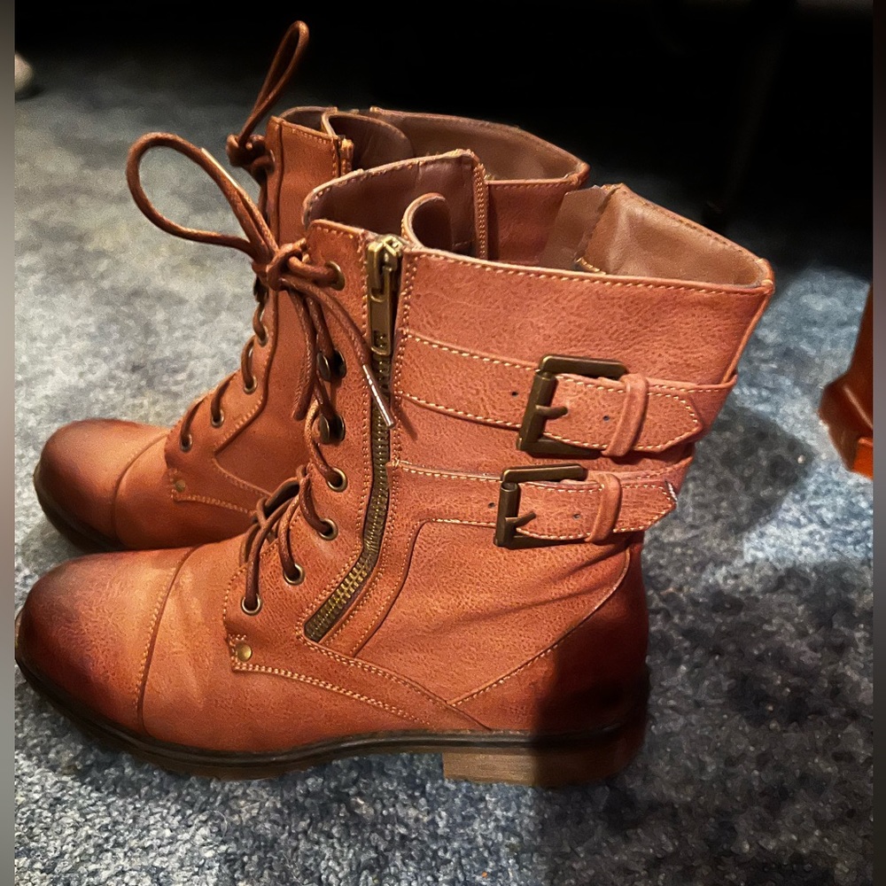 Combat brown boots - Picture 3 of 3